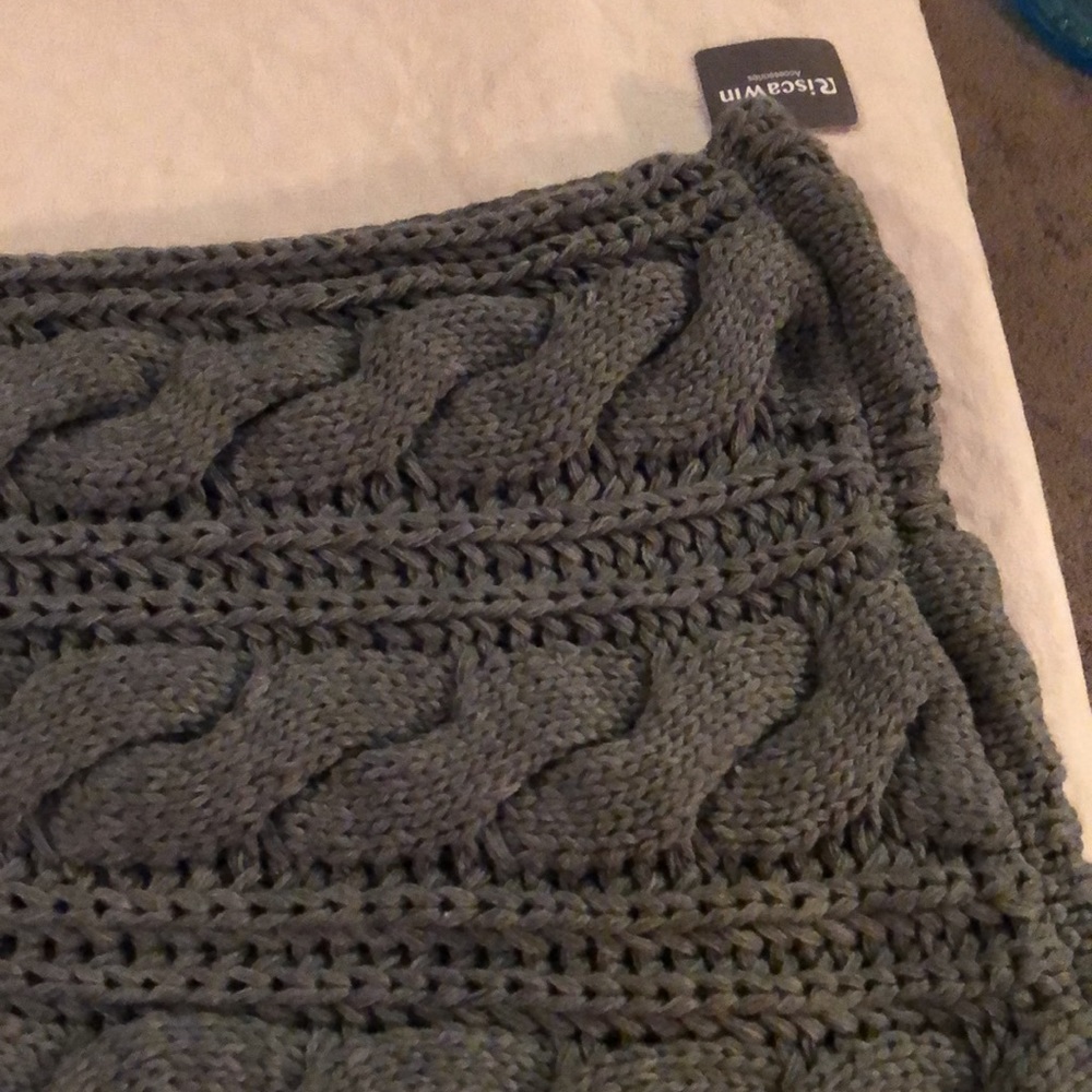 Scarf - Picture 2 of 5